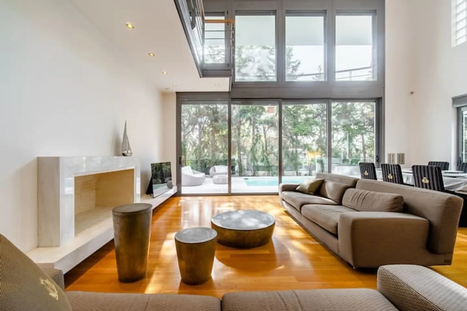 ΚΑΤΟΙΚΙΑ προς Ενοικίαση ΓΛΥΦΑΔΑ,6800€,410τ.μ.
