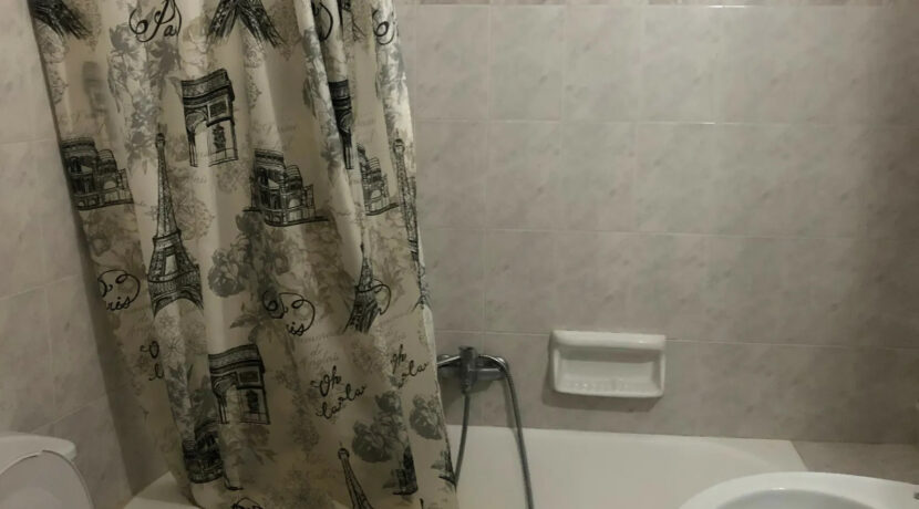 000215915__49596
