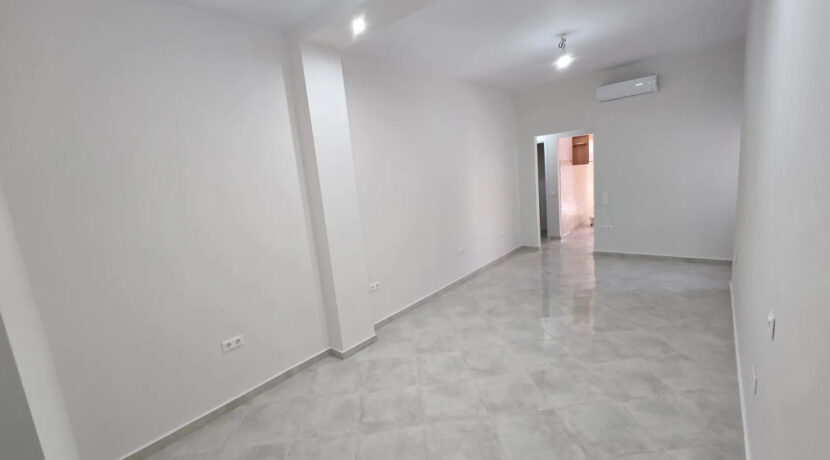 000218025__49831