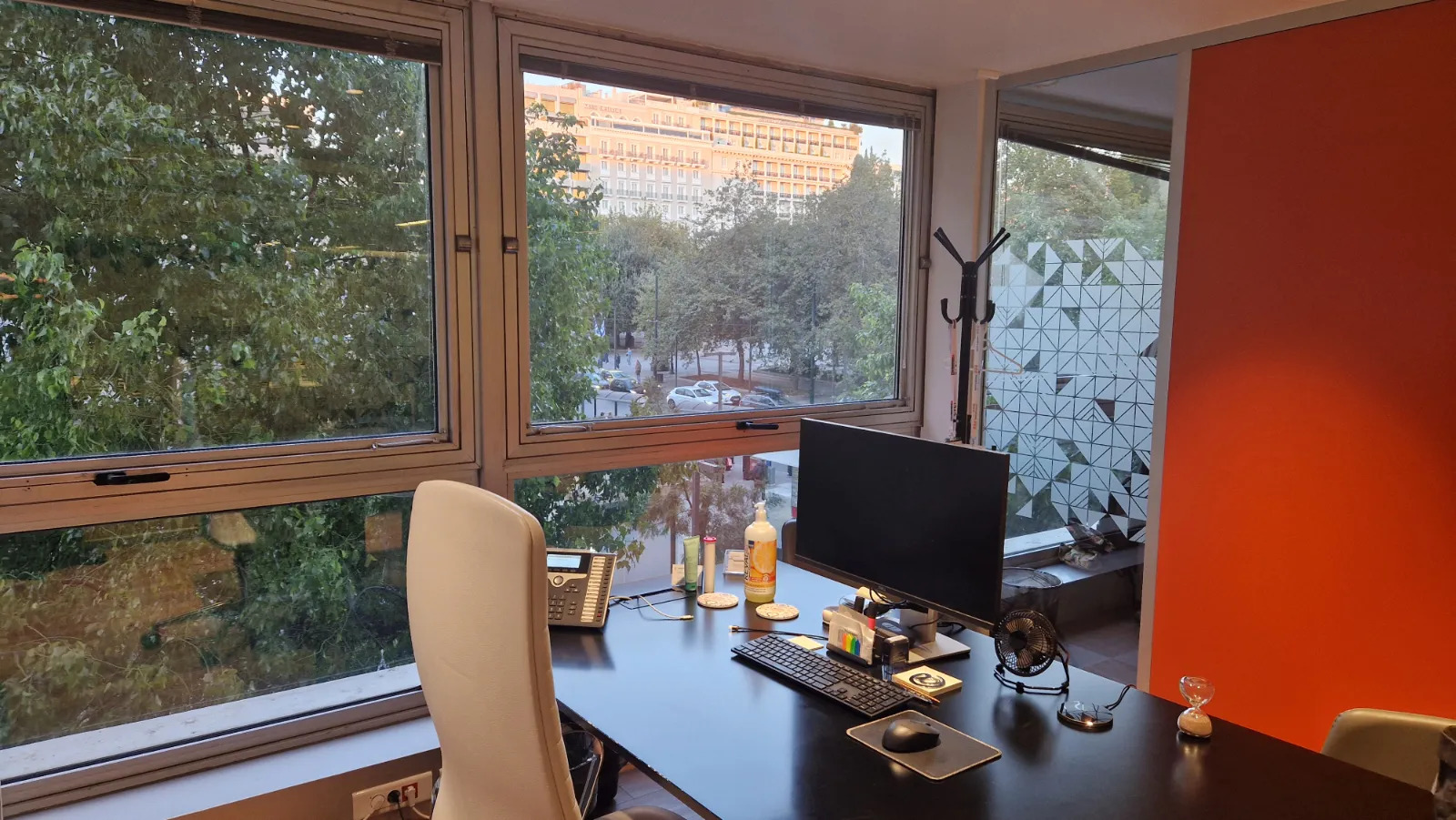 Γραφείο προς Ενοικίαση ΣΥΝΤΑΓΜΑ,9500€,270τ.μ.