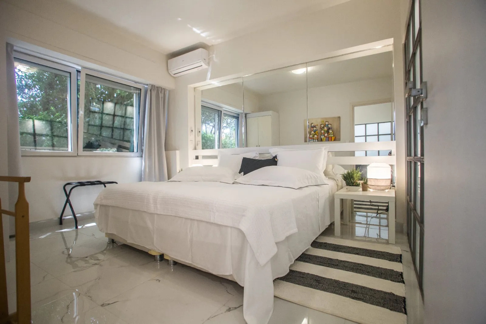 ΚΑΤΟΙΚΙΑ προς Ενοικίαση ΚΟΛΩΝΑΚΙ,1200€,70τ.μ.