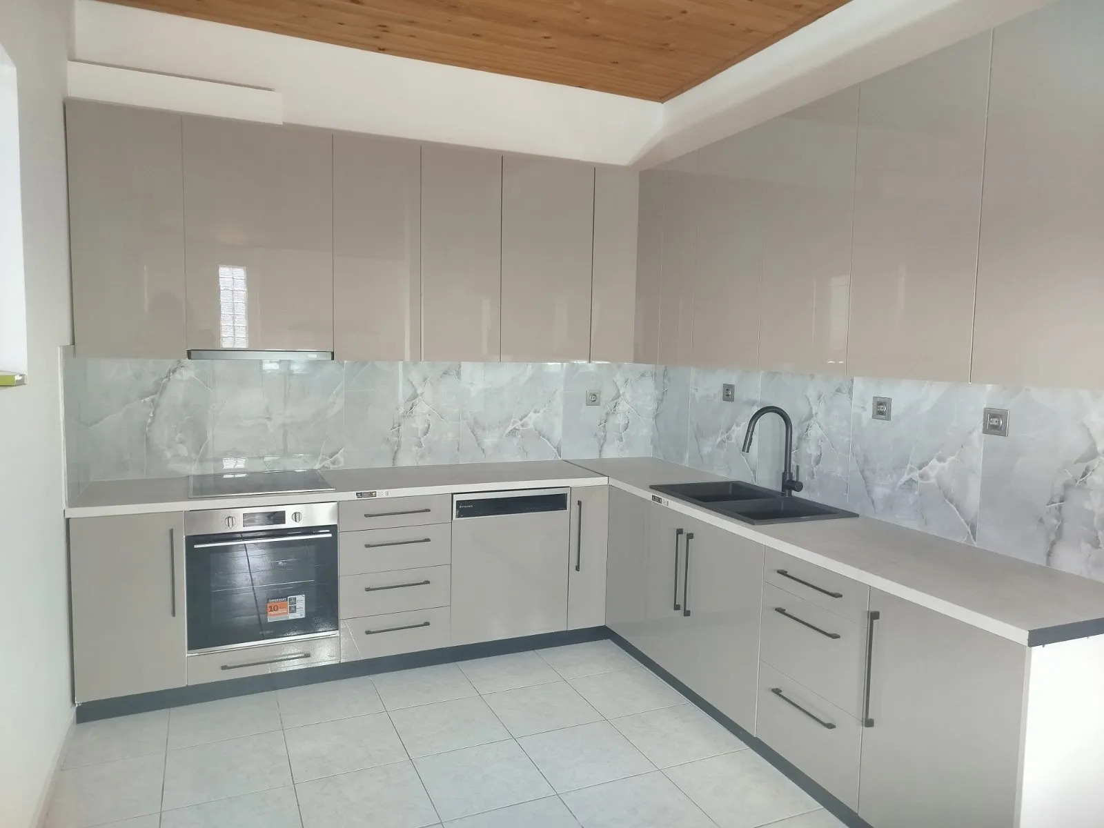 ΚΑΤΟΙΚΙΑ προς Ενοικίαση ΜΕΛΙΣΣΙΑ,1500€,120τ.μ.