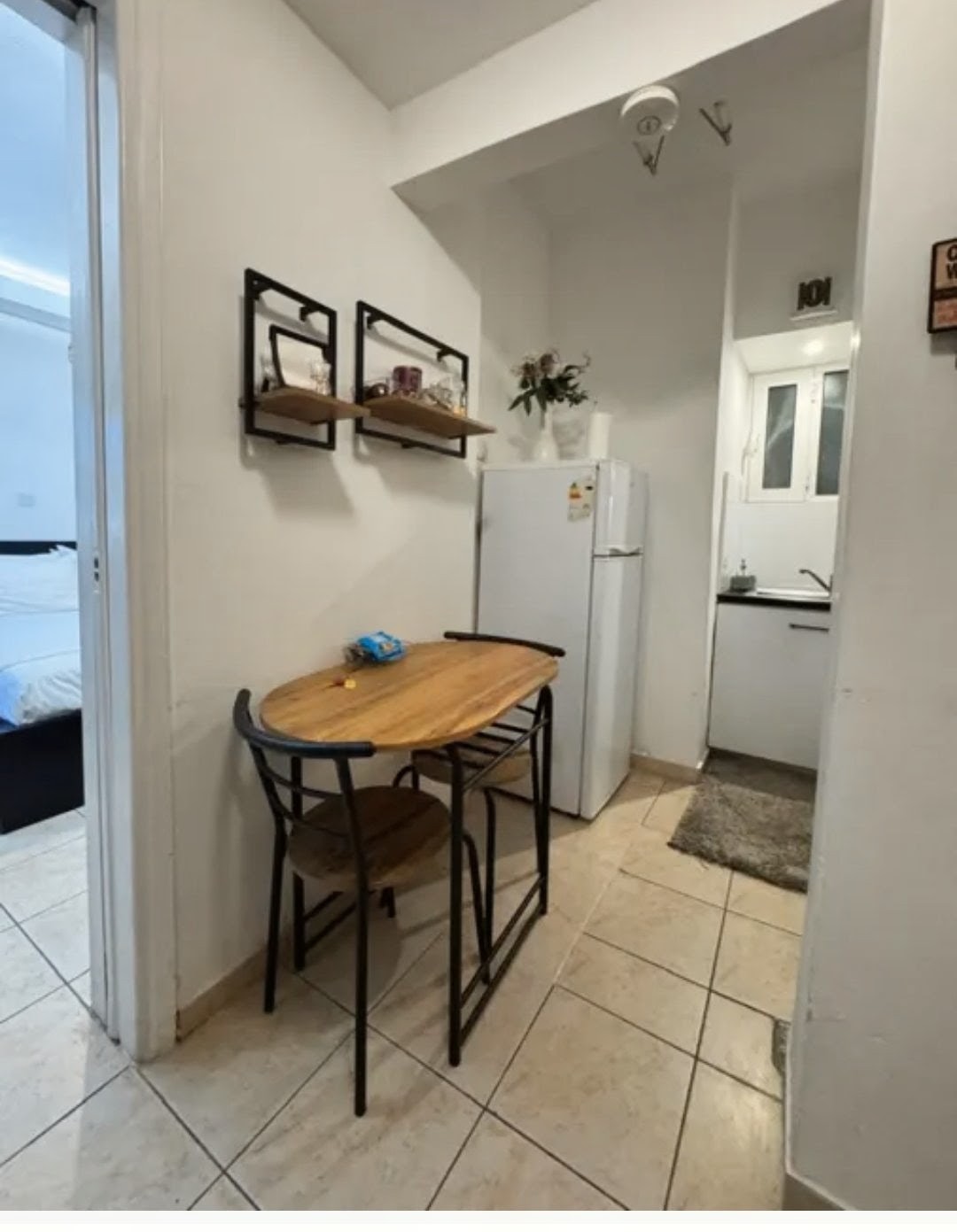 ΚΑΤΟΙΚΙΑ προς Πώληση ΓΛΥΦΑΔΑ,180000€,27τ.μ.